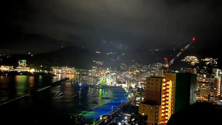 夜晚的熱海小鎮,別有一番風情。