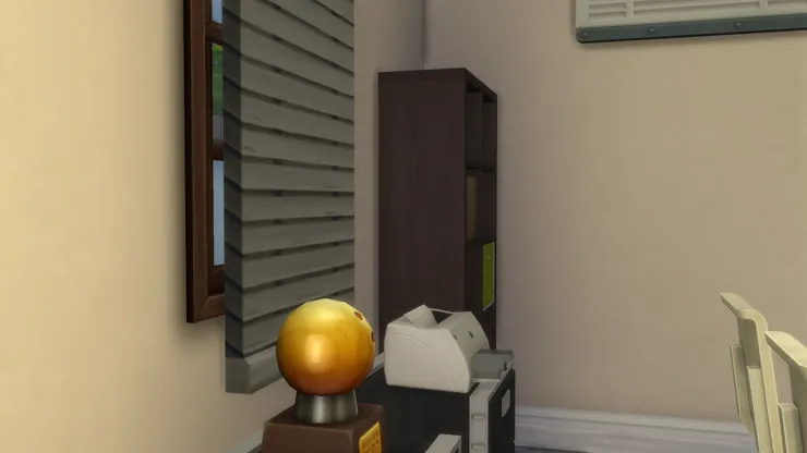 校長有自己的文儀用品(其實文書工作可以叫書記完成，自己負責簽名就行)。