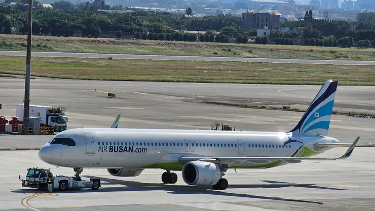 這是釜山航空的空中巴士A321型窄體單走道客機!