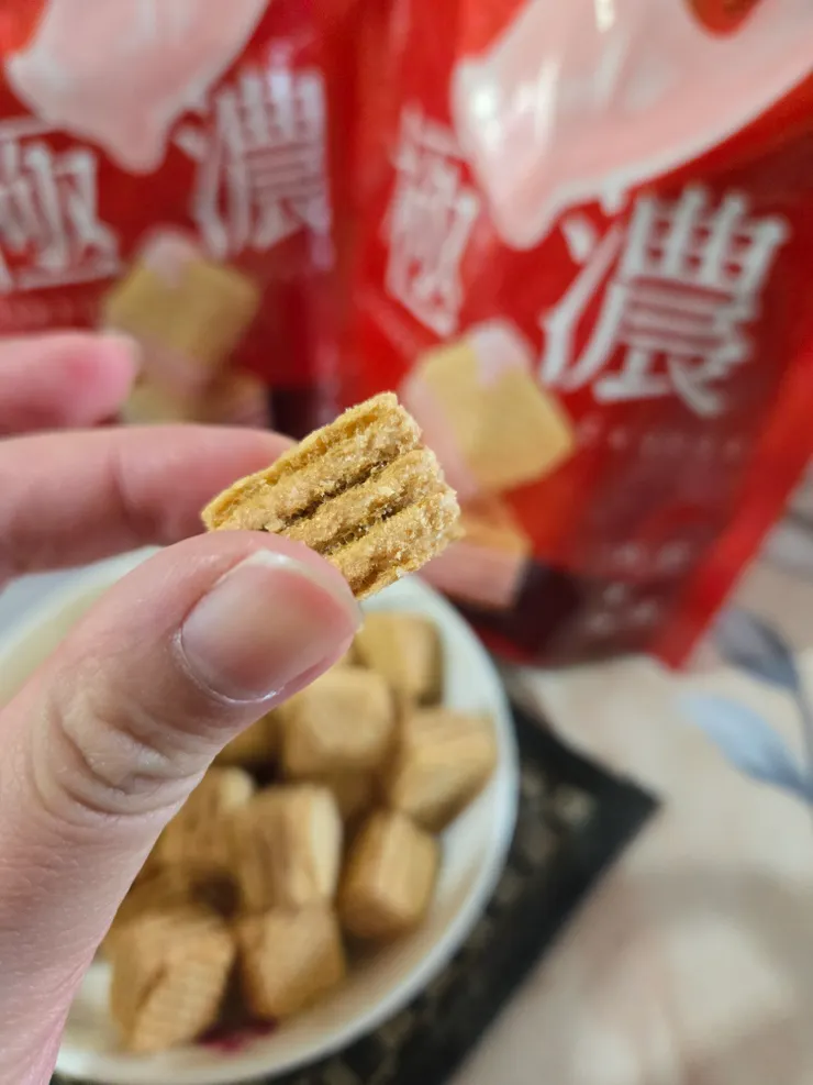 夾心一口吃不會掉屑