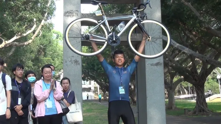 在陳凇屏學長的引導下，同學也深受鼓舞勇於表達自己，展現出堅定的決心與積極的態度，在東海大學鐘樓紛紛大聲喊出自己的夢想。