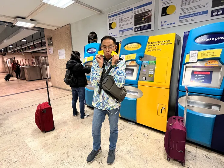 包包背前面是你的;背後面就難說了