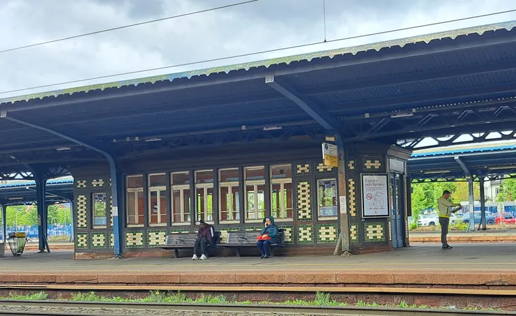 告別科爾馬 這裡車站台也好復古..小鎮時光彷若暫停