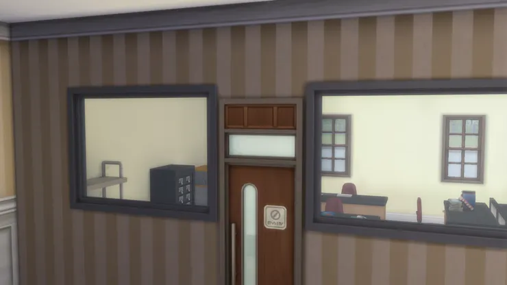 教員室不得隨便進入。(我以前看過一篇文章指學生歡迎隨時來找老師，但教員室則不得隨意內進，十分諷刺。)