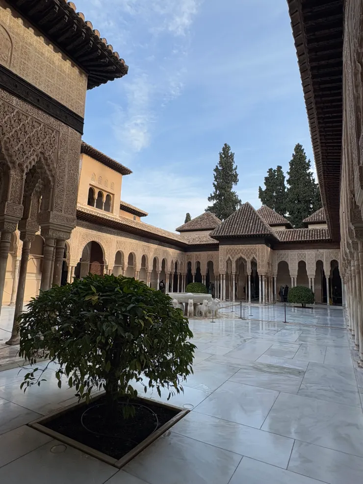 阿爾罕布拉宮內部一景