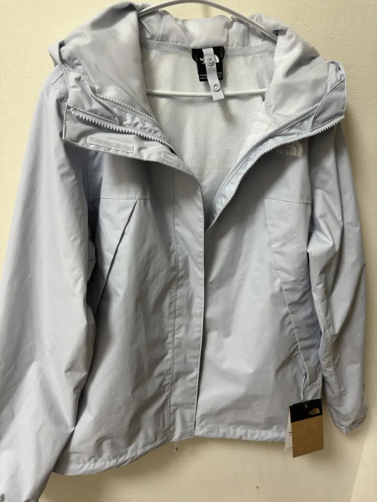 很淡的藍色三合一衝鋒衣