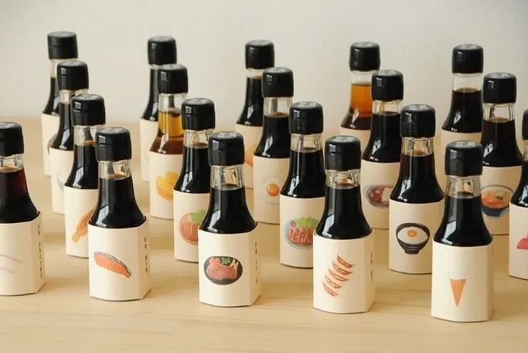 從烤吐司、咖喱飯到冰淇淋，都有適合的醬油，目前該產品已從電商進軍到百貨公司等實體店面，完全成為現代人的煮菜救星。