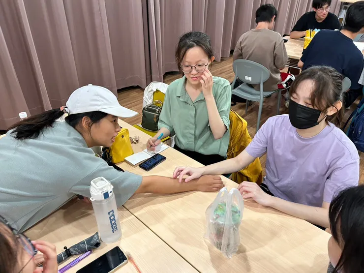 摸一下手腕,就能知道胖瘦呢!