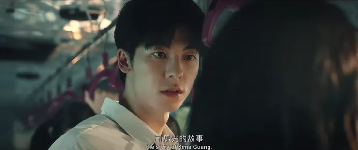 從許光漢的眼神就能辨認出是阿豪