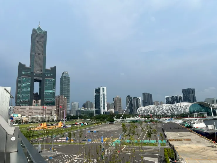 左邊是八五大樓