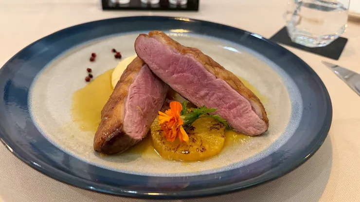 主餐——法式鴨胸佐橙汁