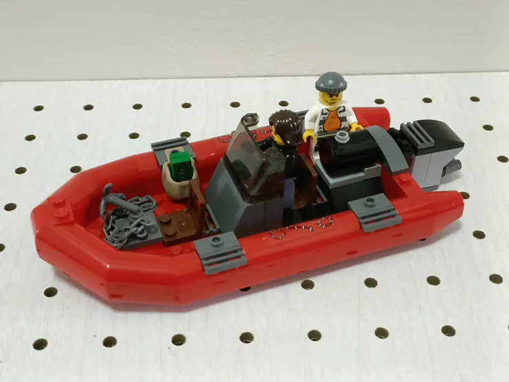 劫囚的充氣小艇