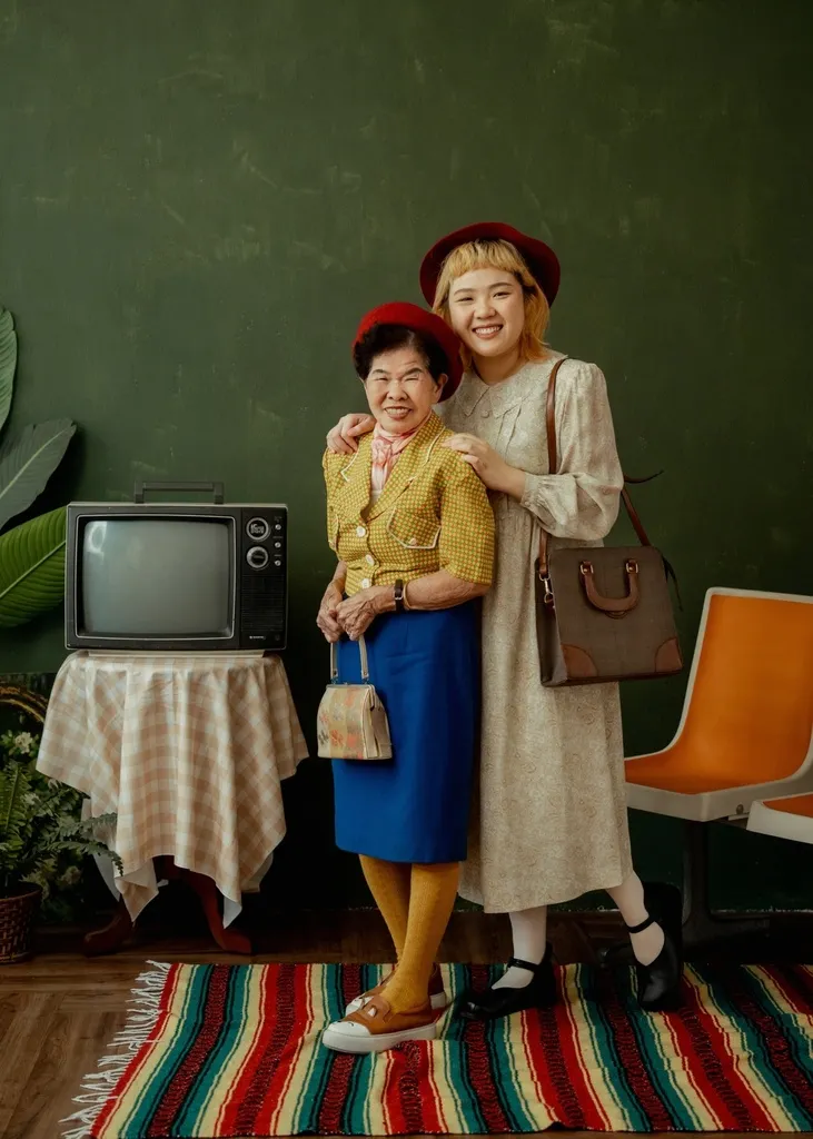 台南最酷的全家福攝影師｜連阿公阿嬤都拍得開懷大笑｜化妝寫真加