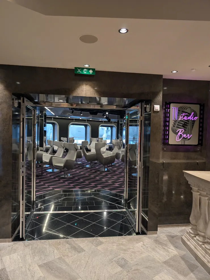 每晚可以在這裡唱卡拉OK