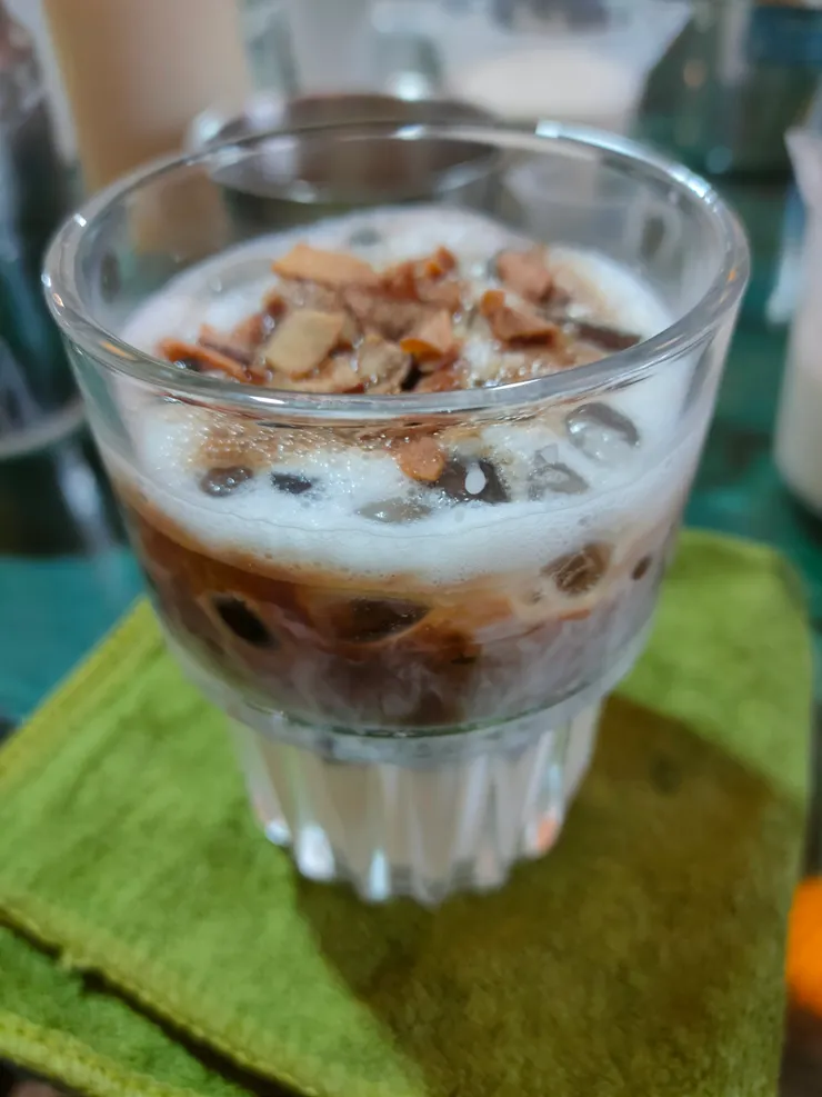 加上椰子脆片就完成！