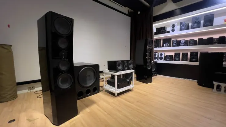 ▲愛樂視訊所代理的SVS 品牌，今年新推出的旗艦超低音喇叭提供兩種音箱設計給消費者選擇。