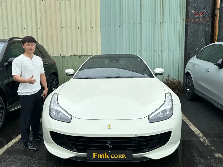 韓國代購法拉利 GTC4 Lusso V12