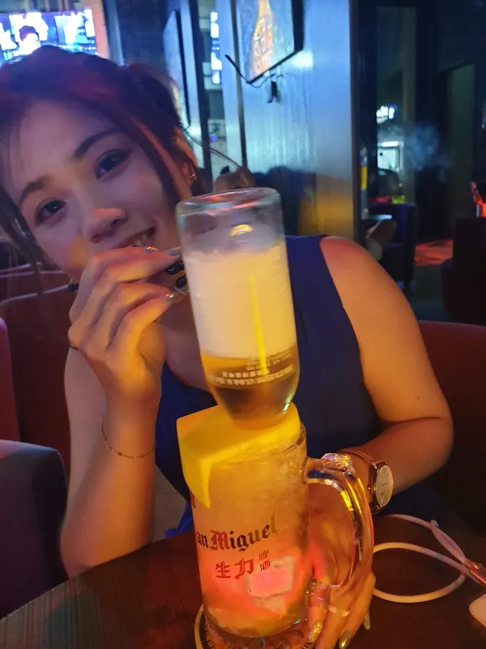 出門玩的晚上一定要找個地方喝酒阿