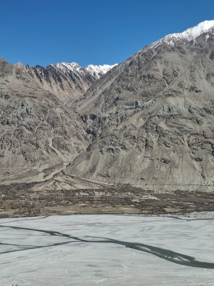 爬上Ensa Gompa的制高點，視野遼闊，氛圍非常寧靜舒服