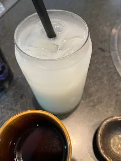 況且醫藥科技的發展，就是讓已經生病的人多了幾次機會，例如治療慢性病的特效藥，就算會因為病人的生活習慣不佳而復發，但總是讓病人有著改正過來的機會。這樣說來，只要自己能更健康更保持愉悅的心情，也就是一種讓自己變得更有錢的有效方式。因此也可以對於那些身體強壯和笑口常開的人說謝謝，因為自己也能跟著達到這樣的程度。