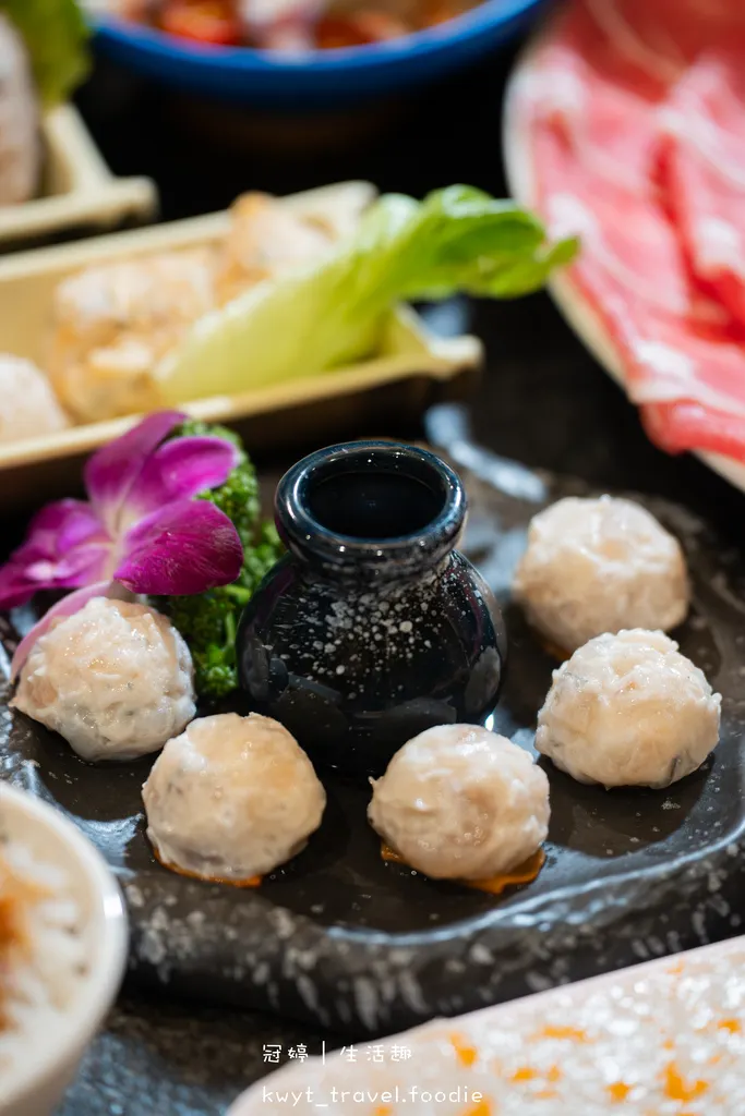 【泰滾泰式火鍋桃園店】當月壽星幾歲就送幾隻蝦!桃園火鍋推薦,