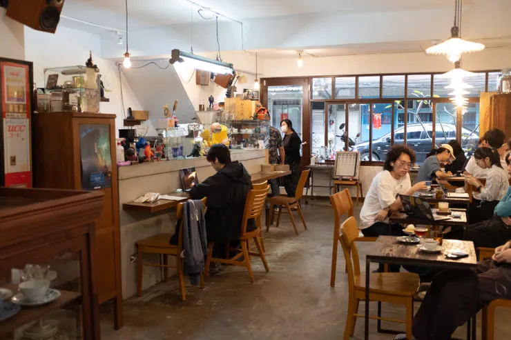 座位不多，客人也不會隨意吵鬧的TA，很適合下午休息一下的場所