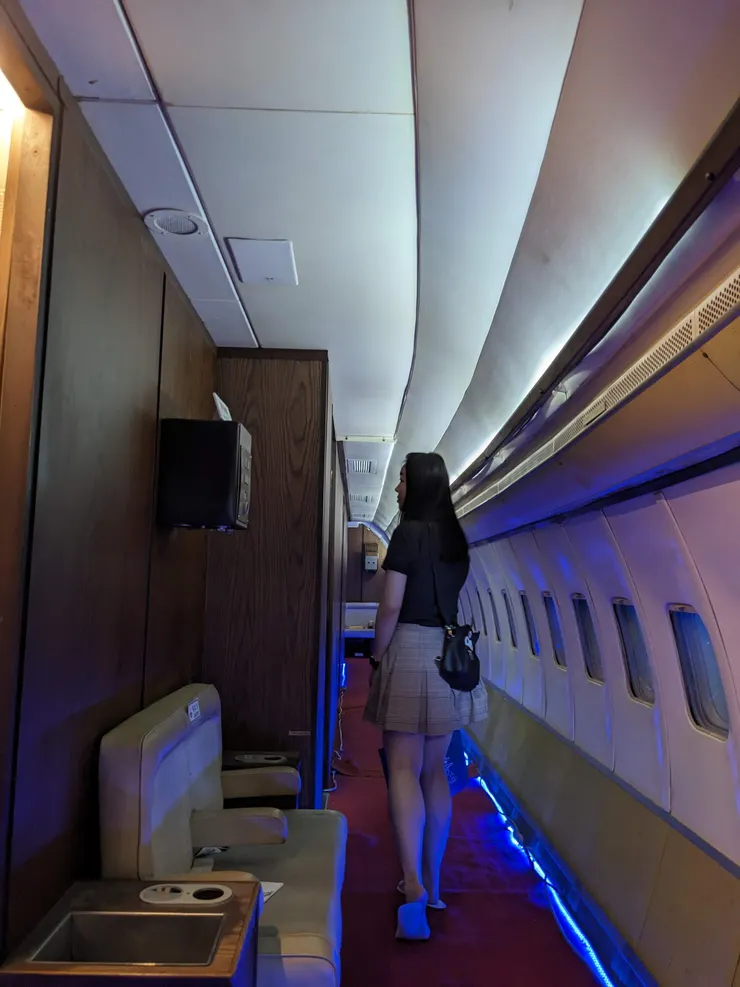 解鎖總統專機駕駛艙！實際探訪中美號內裝！右側國旗為什麼要反過來？／圖源：陳穩