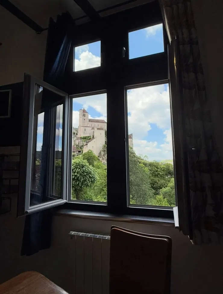 貪戀著一片美景，常常讓我捨不得離開窗前