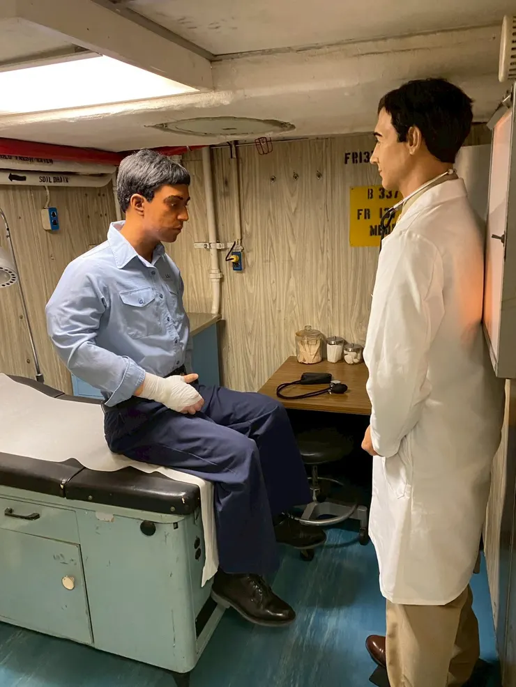 有戰鬥就不免會受傷，更何況有人不戰鬥也會受傷(O?)，軍醫院還是很重要的