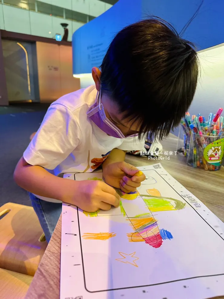 讓孩子發揮創意畫下自己即將翱翔天際的飛機吧！