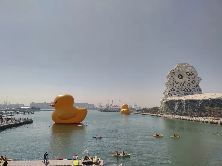 天橋視角的合照