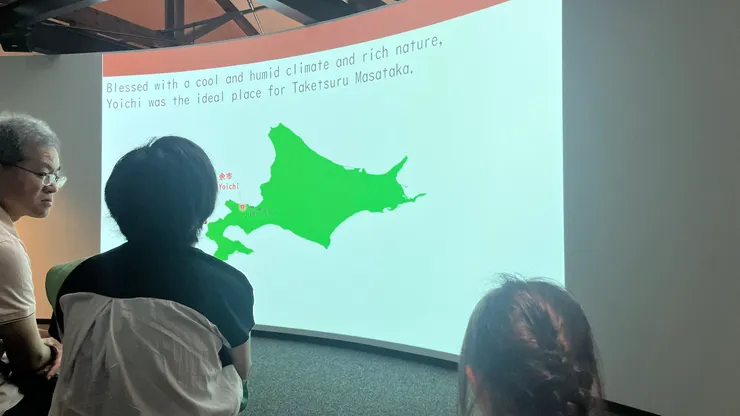 對外國人滿友善的。