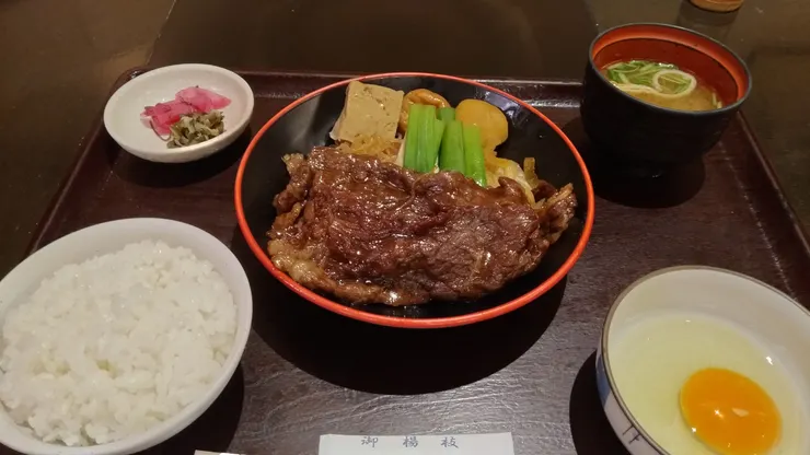 當晚來吃頓好料的--三鳩亭的壽喜燒套餐