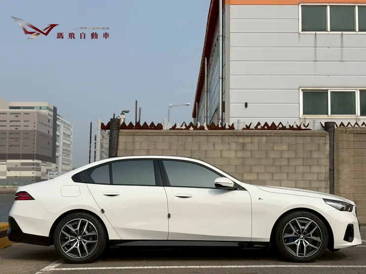 BMW G60 520i韓規外匯車