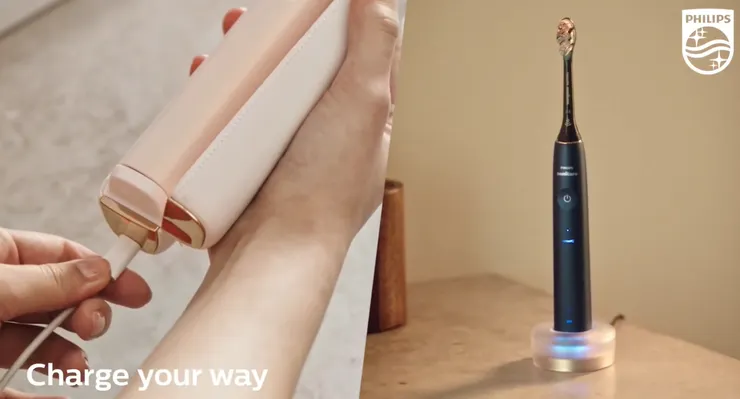 新的充電座與外出充電盒，體積縮小、質感提升。