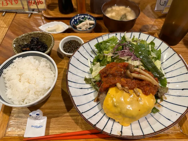 起士番茄醬漢堡排定食