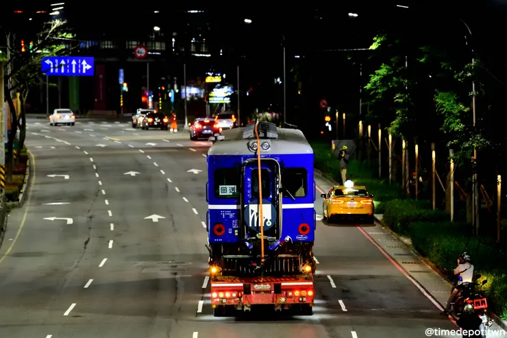 陸送車隊爬上新台五路往臺北前進