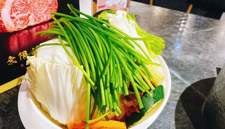 【武鶴和牛火鍋-吉林總店】A5和牛吃到飽、鱈場蟹腳吃到飽,送波士頓龍蝦│台北火鍋吃到飽推薦