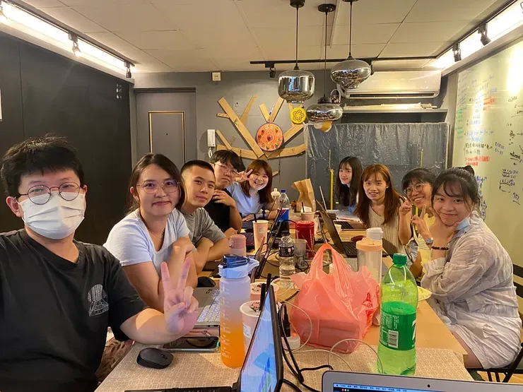 本屆實習生合影