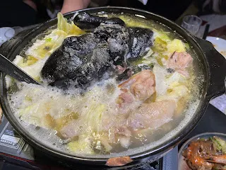 ，自己還是有一件事是可以去做的，那就是祝福。只要自己還有一點力氣，就可以拿來祝福之用。當這樣去想的時候，也為生命本身增添了一層意義。祝福是帶有主動積極意義的，期望自己或別人想要做的事情能夠順利完成。