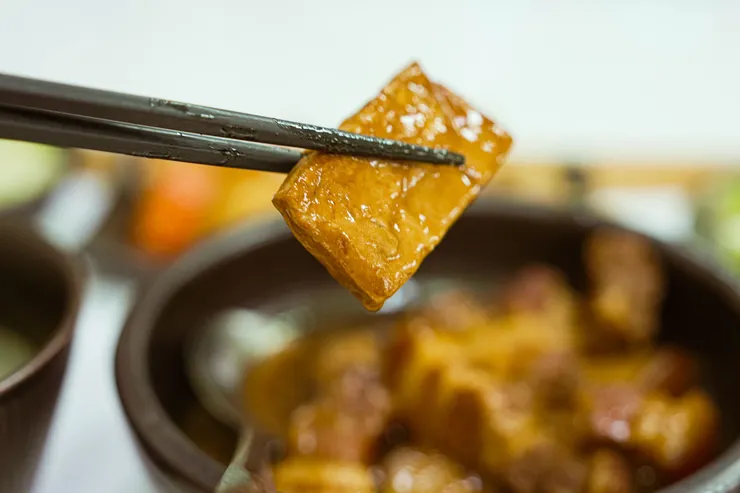 台東美食推薦❤️／小時候廚房的「家傳秘製滷肉」好好吃：你快看那五花肉潤澤油光 #祝福花東🇹🇼 #簡餐推薦 #五花肉 #滷肉 #台東獨旅