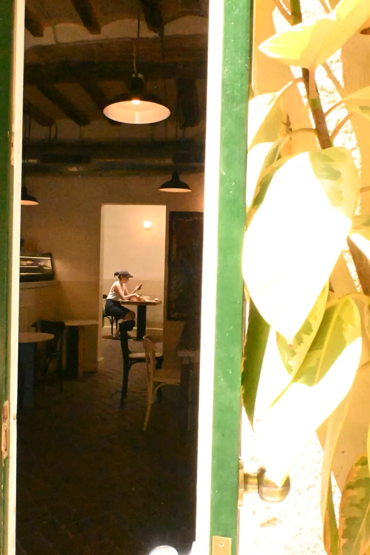 網美咖啡廳 La Central del Raval 