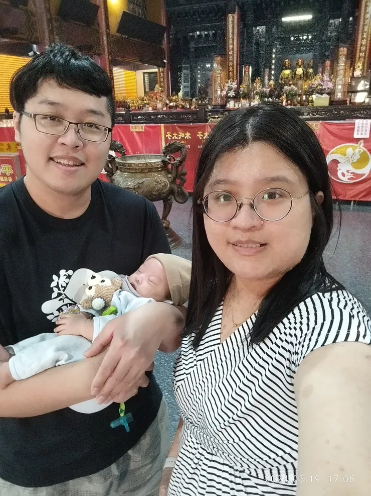 希望三太子能保佑我們小珍豬，一生平安快樂