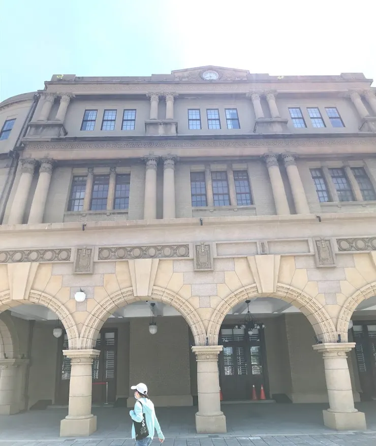 北門郵局的外推拱門廊，1964年拆除，2021年復原