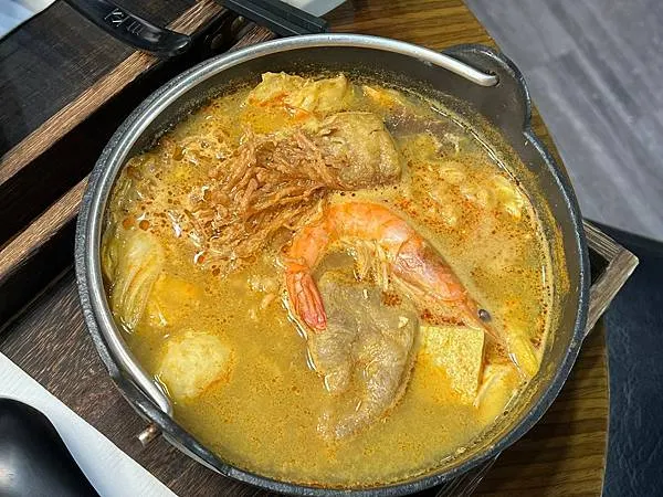 *(台中美食)雅典鑄鐵特色鍋燒意麵 / Life Bar餐酒