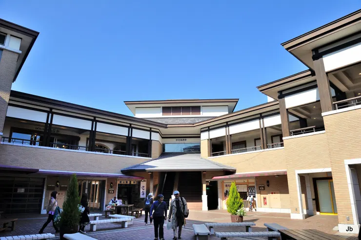 走入伊豆高原駅