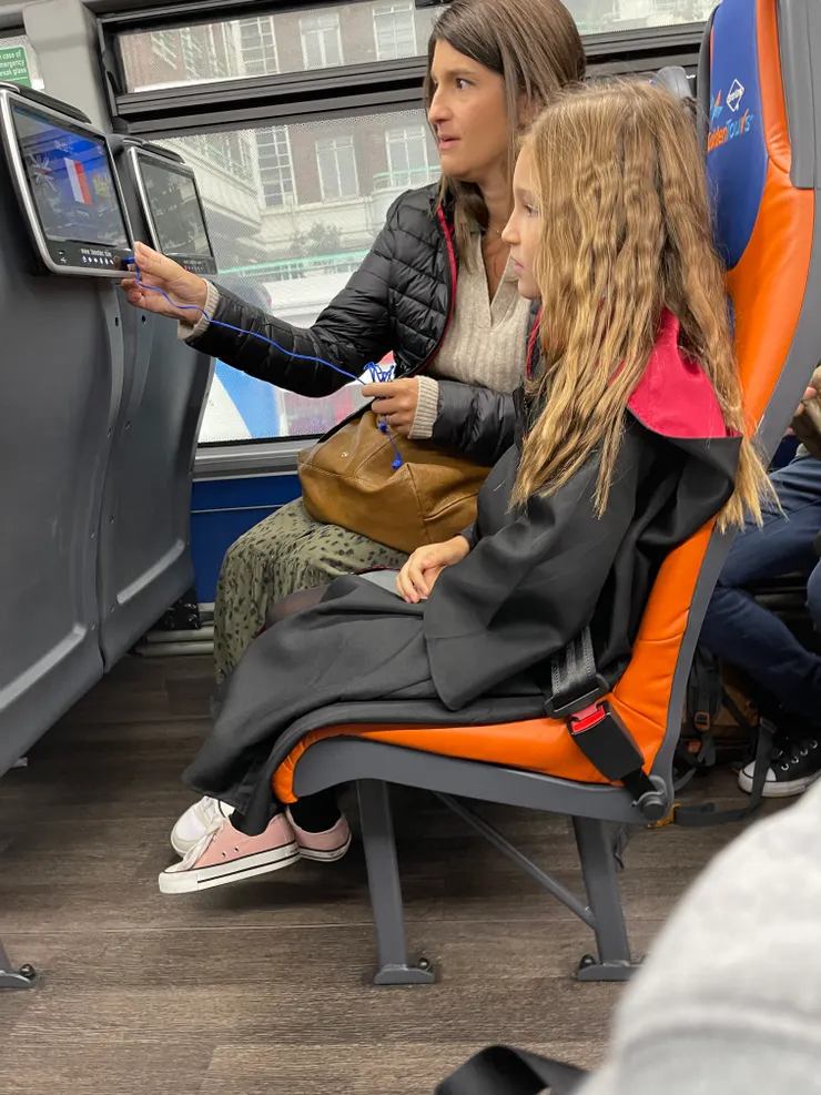 旁邊還有小妙麗