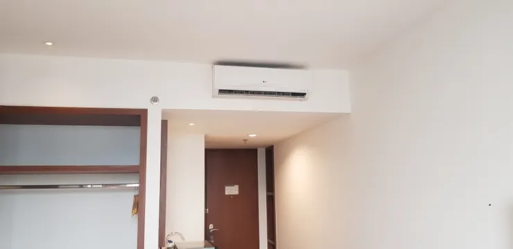 整個房間不太能接受的就這個有點吵的冷氣