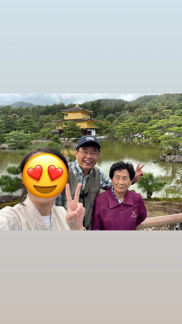 快樂的三代同堂與金閣寺合照!