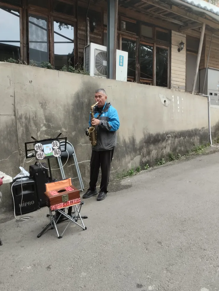 峨眉湖街頭藝人